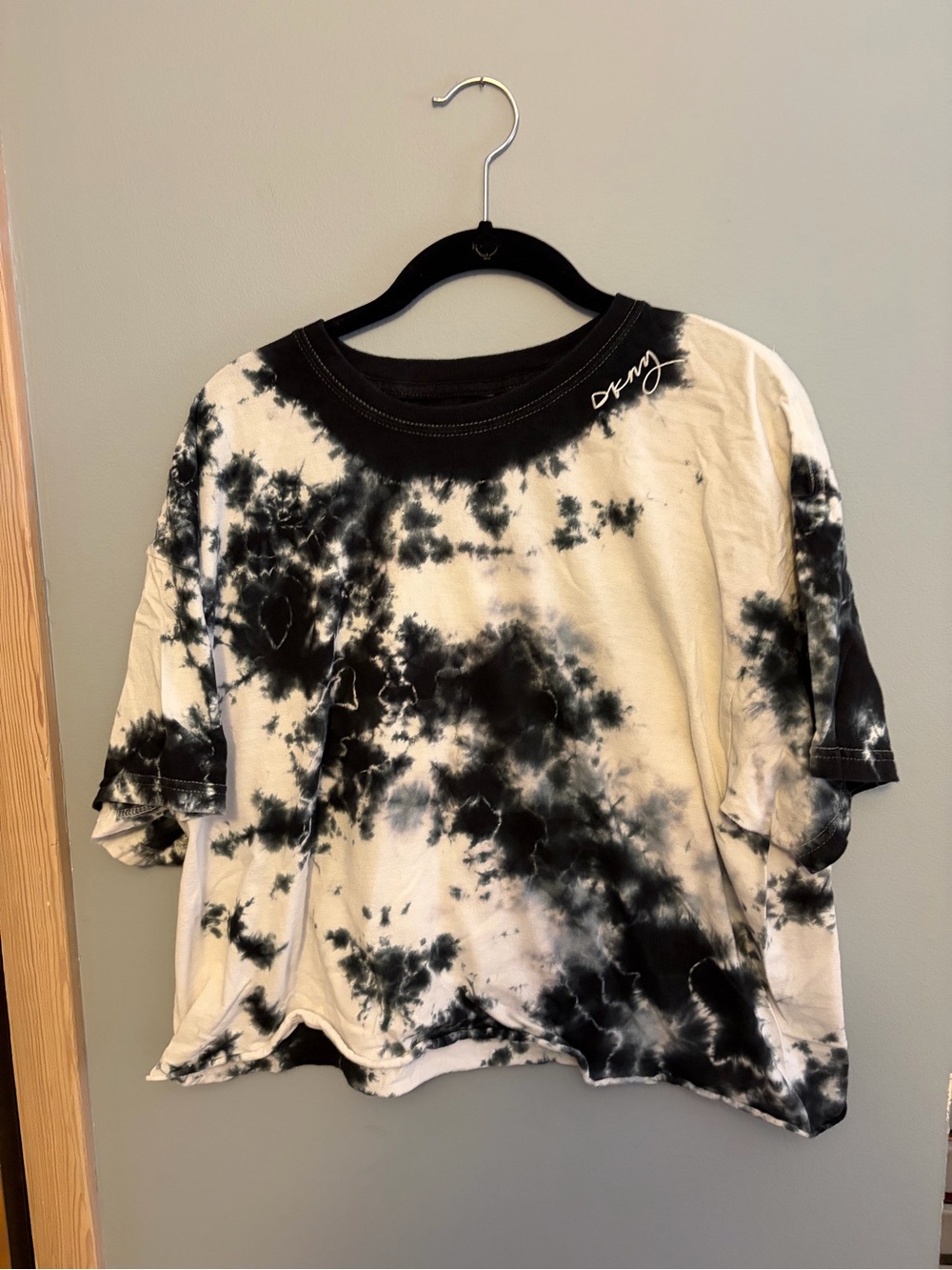 DKNY Black & White Tie-Dye Cropped Tee